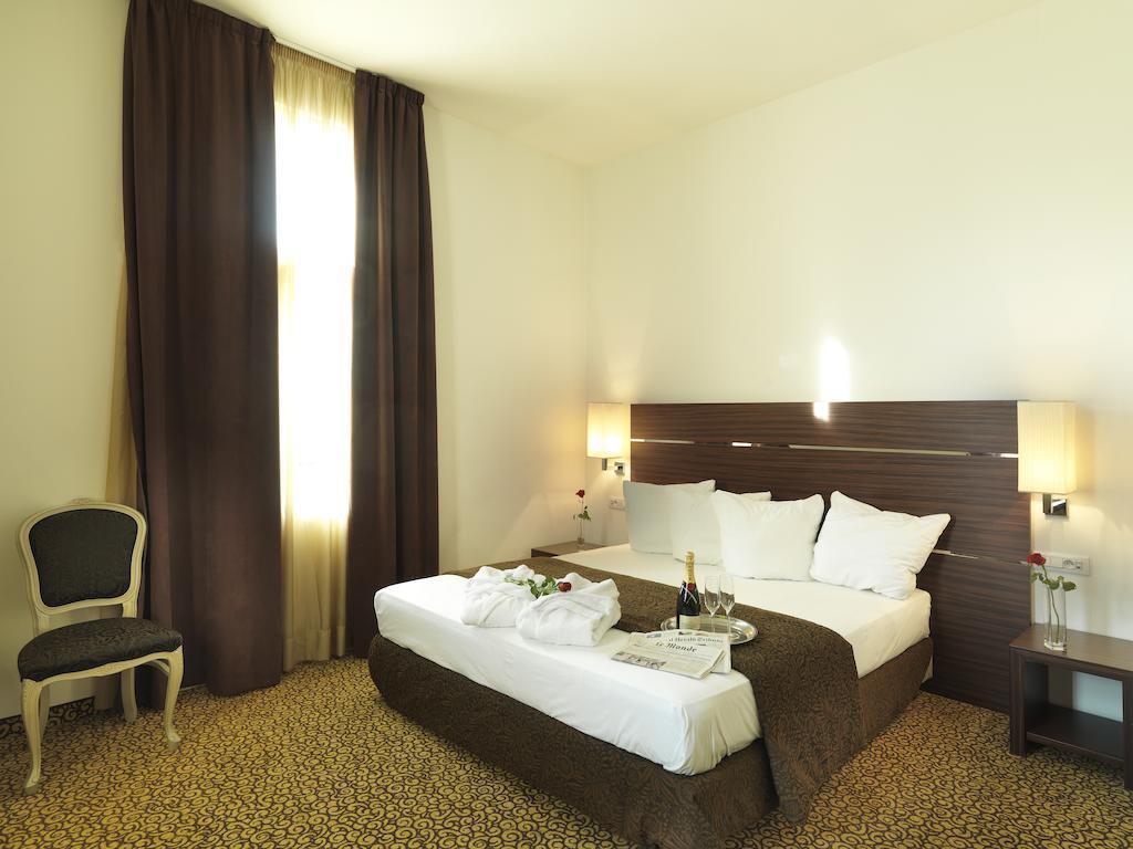 Hotel Assenzio Prague Ngoại thất bức ảnh