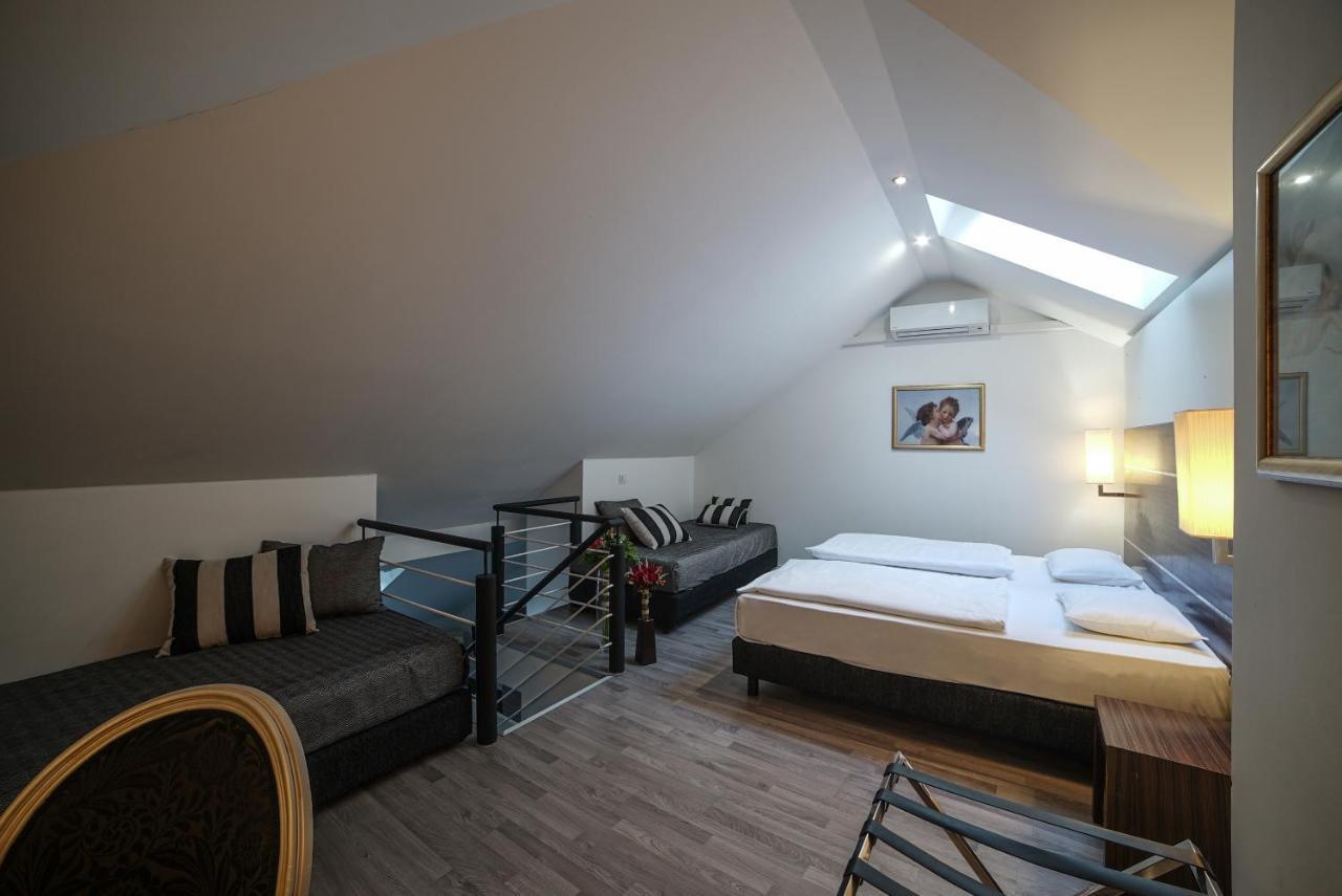 Hotel Assenzio Prague Ngoại thất bức ảnh