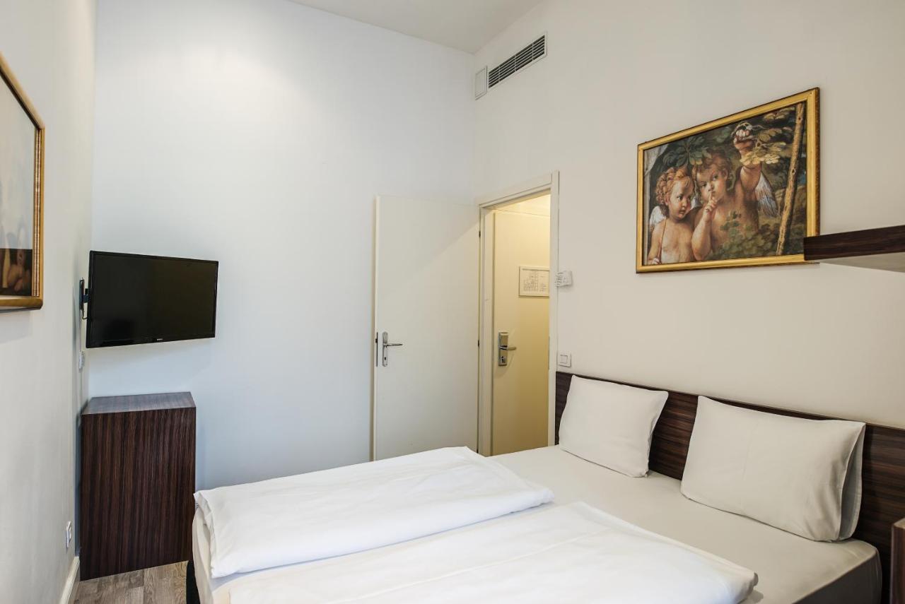 Hotel Assenzio Prague Ngoại thất bức ảnh