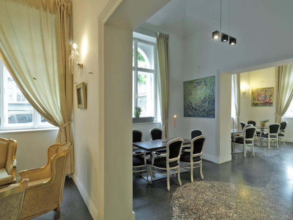 Hotel Assenzio Prague Ngoại thất bức ảnh